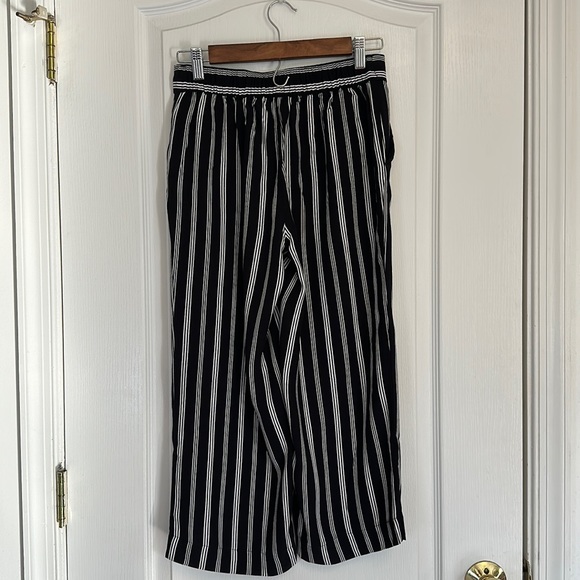 LOFT Pants & Jumpsuits Loft Size Xsp Ankle Length Pants Black And